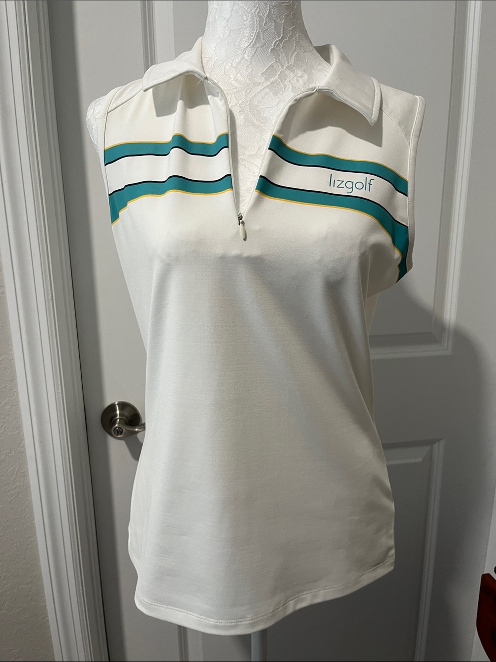 LizGolf Cream Sleeveless Golf Polo with Teal Stripe NWOT SZ M
